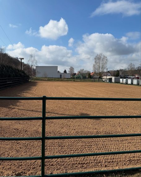 Reitplatz 30m x 60m